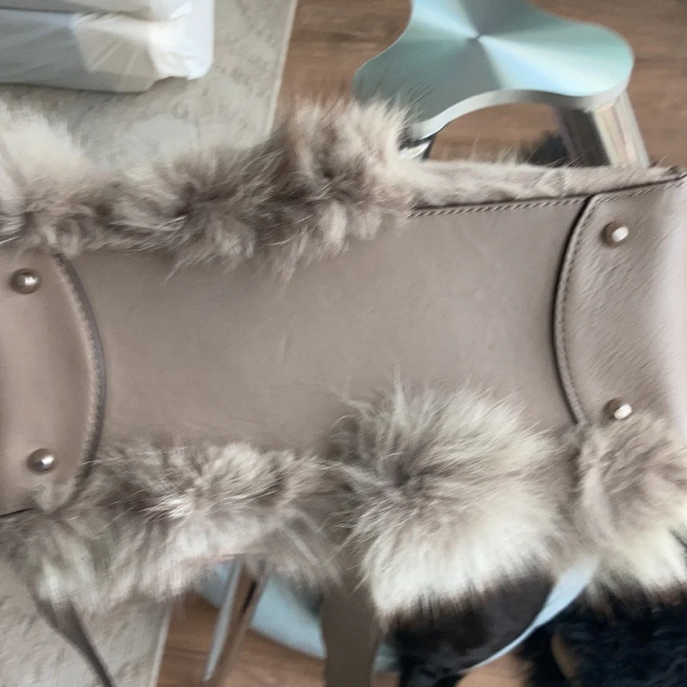 🎁 ⭐️ 💼 Rare Michael Kors collection fox fur Miranda bag⭐️ - Picture 8 of 17